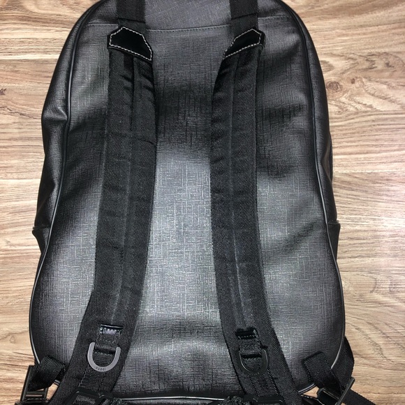 Backpack - Picture 2 of 4